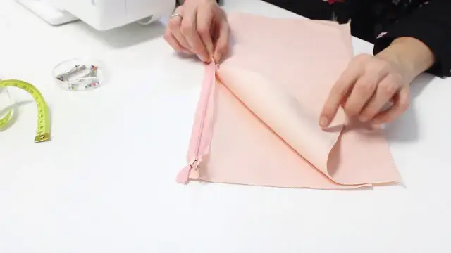 Jak wszyć zamek do spódnicy - uniknij najczęstszych błędów i zyskaj perfekcję