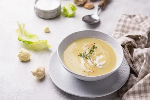 Soupe de céleri-rave : recette facile, bienfaits et astuces