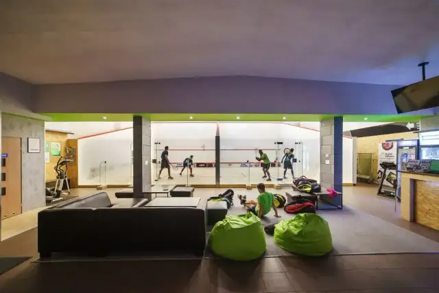 Najlepsze miejsca do gry w squash w Sosnowcu - sprawdź ofertę klubów