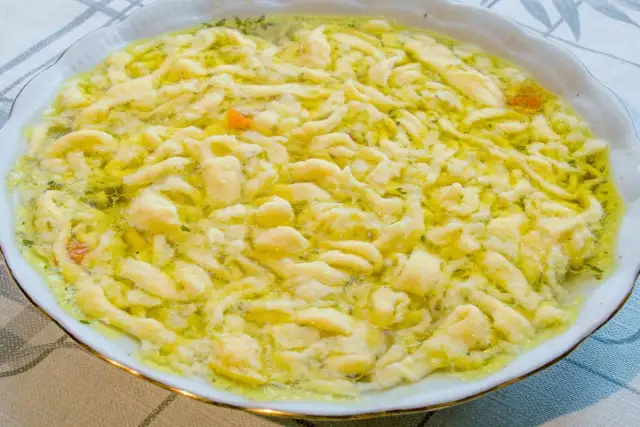 Lane kluski idealne do zupy: Prosty przepis i sekrety perfekcji