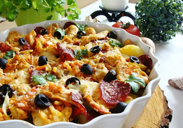 Pyszna zapiekanka z chorizo - łatwy przepis na wyjątkowe danie