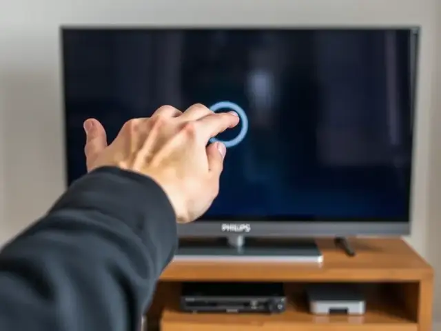 Jak włączyć telewizor bez pilota - proste sposoby, które działają