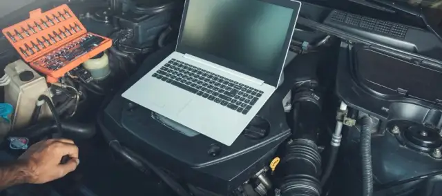 Jaki komputer do warsztatu samochodowego? Wybierz najlepszy model dla siebie