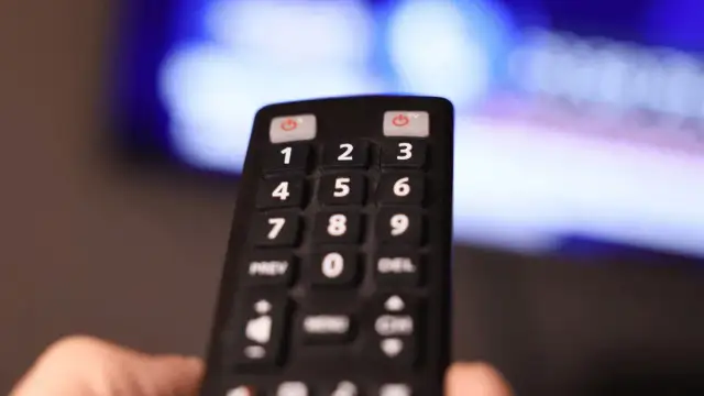 Zepsuty pilot TV: Naprawa czy nowy? Sprawdź koszty i opłacalność