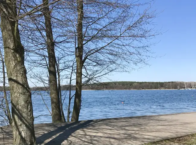 Najpiękniejsze jeziora w Olsztynie: atrakcje, plaże i rekreacja nad wodą