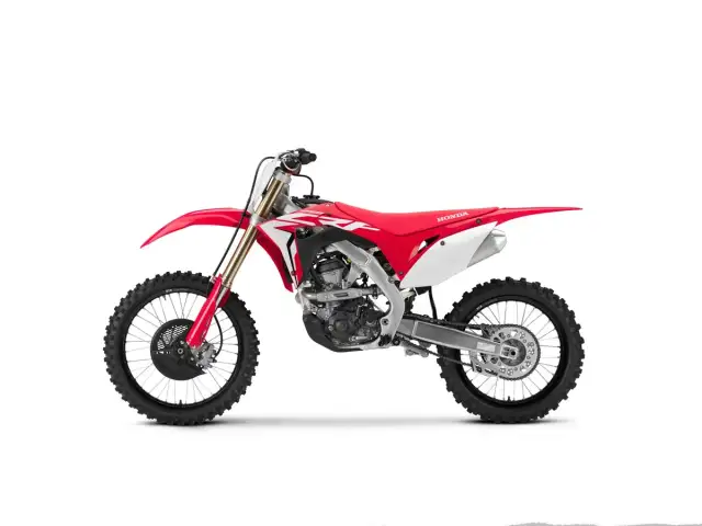 Honda CRF 250 ile koni - moc silnika i porównanie modeli