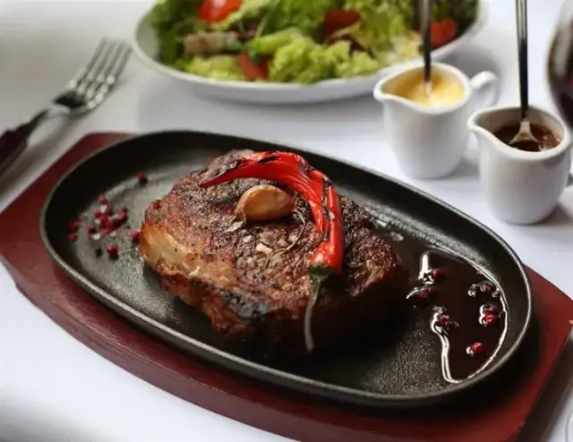 Pini Grill - najlepsze steki w Warszawie i Łodzi, sprawdź opinie