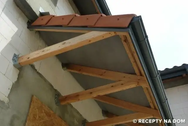 Jak zbudować daszek pod którym przechowuje się siano i zboże