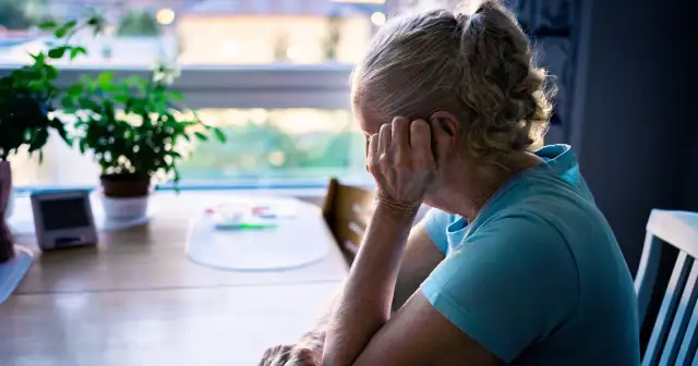 Wczesne objawy demencji: Rozpoznaj sygnały i zrób test w domu