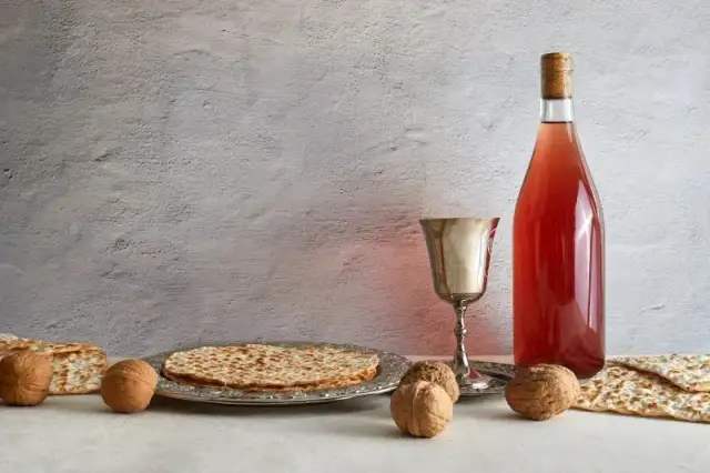 Czy wino mszalne ma alkohol? Odkryj jego właściwości i znaczenie