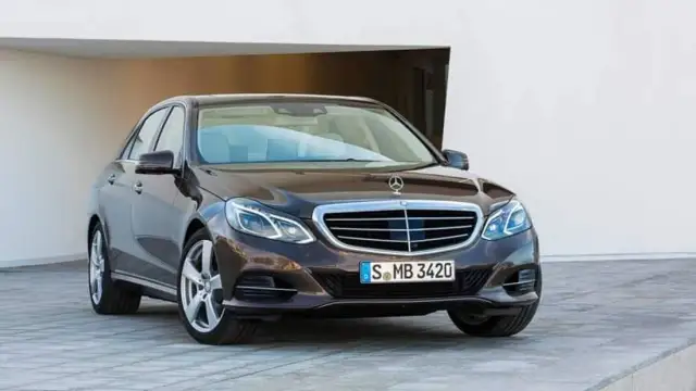 Mercedes E Klasa W212 – luksusowy wybór z doskonałymi osiągami i komfortem