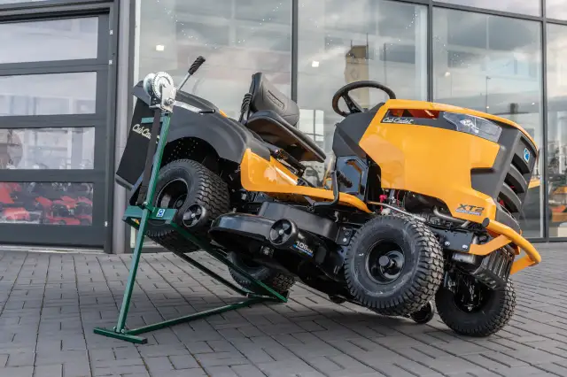 Jakie ciśnienie w kołach traktorka kosiarki MTD zapewni bezpieczeństwo?