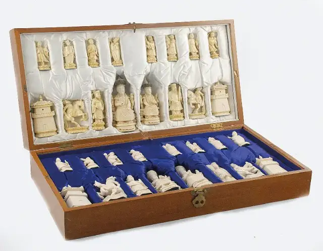 Szachy z kości słoniowej: Legalność, wartość, CITES i jak je rozpoznać