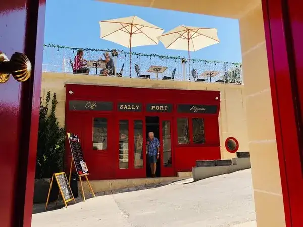 Gdzie zjeść w Marsaxlokk? Odkryj najlepsze restauracje z owocami morza