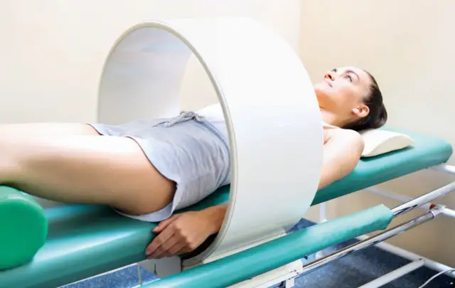 Pole magnetyczne w rehabilitacji - jak może pomóc w leczeniu bólu?