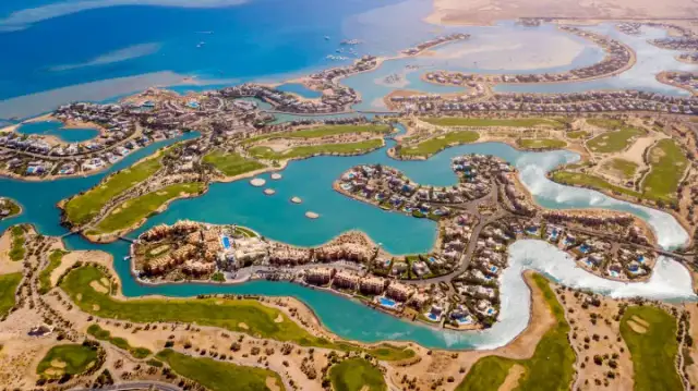 El Gouna: La réponse de mots croisés et votre guide Mer Rouge