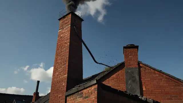 Jak bezpiecznie i efektywnie wyczyścić komin z sadzy - poradnik krok po kroku