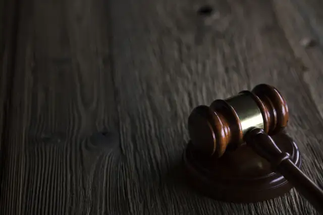 Jak ubezwłasnowolnić osobę chorą psychicznie? Kluczowe informacje i prawa