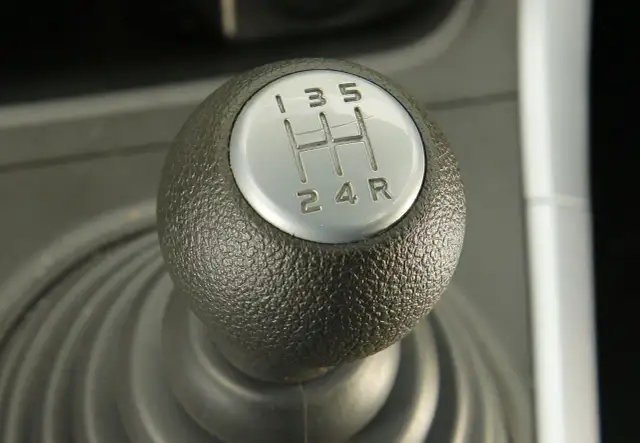 Bieg jałowy - wszystko, co musisz wiedzieć o pracy silnika