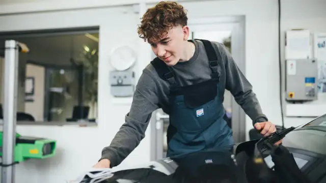 Karosserie Reparatur in der Nähe – So finden Sie die besten Services