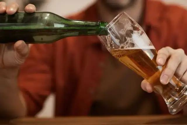 Jak przestać pić piwo codziennie i odzyskać kontrolę nad życiem