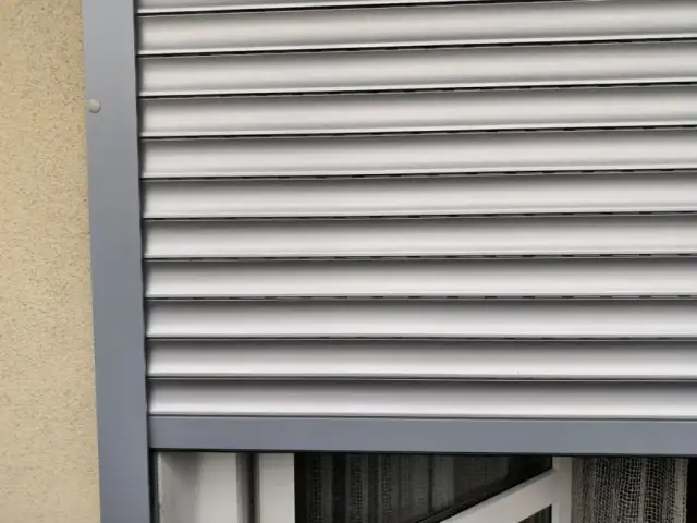 Mechanizm rolety zewnętrznej: Ekspert radzi ręczny czy elektryczny?