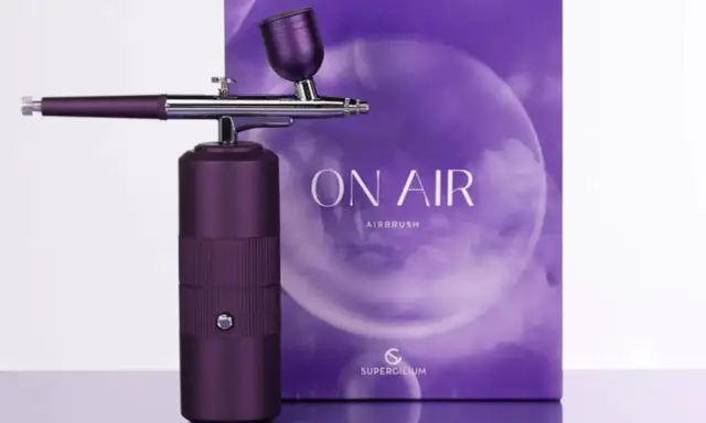 Przewodowy czy bezprzewodowy aerograf do brwi? Który wybierają stylistki?