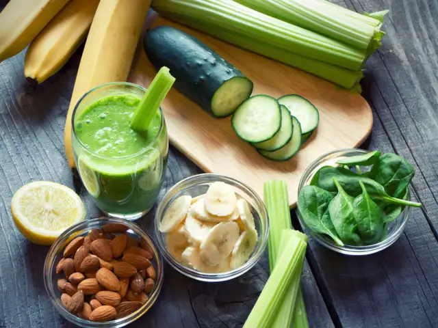 Seler naciowy: przepisy na soki i koktajle. Zdrowie, cera, detoks