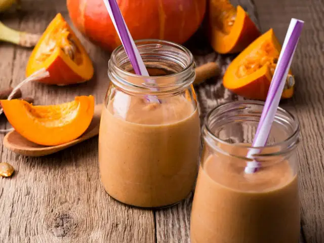 Koktajle z dynią: zdrowe przepisy na jesienne napoje pełne smaku