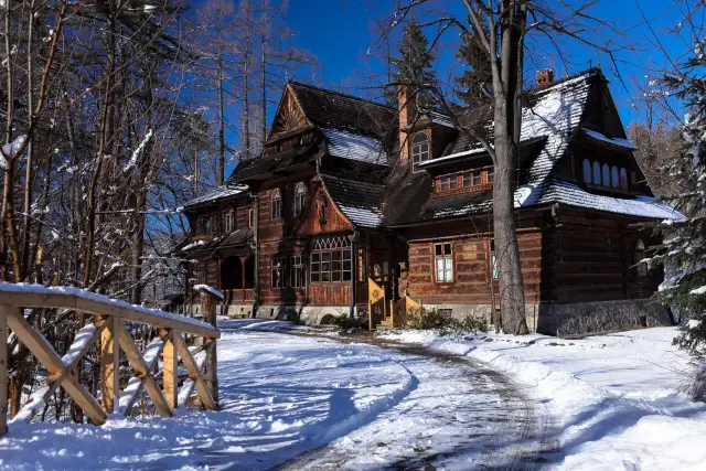 Karczma Bacówka Zakopane: Menu, ceny, co zjeść? Przewodnik 2024