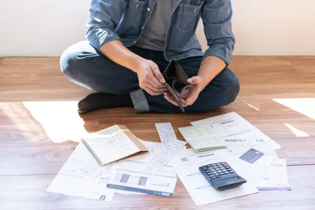 Jak sprawdzić zadłużenie u komornika i uniknąć nieprzyjemności