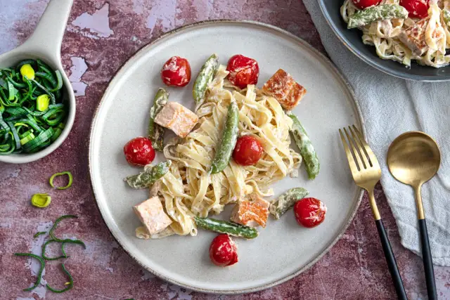 Lachs-Nudeln: Das Geheimnis für cremige & schnelle Pasta