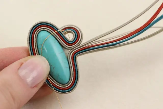 Jak zrobić naszyjnik z sutaszu - krok po kroku bez zbędnych błędów