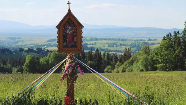 Ile trwa majówka w kościele? Zaskakujące różnice regionalne!
