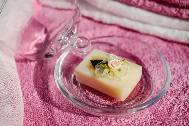 Jak rozświetlić cerę? Sekrety zdrowego blasku od wewnątrz i zewnątrz