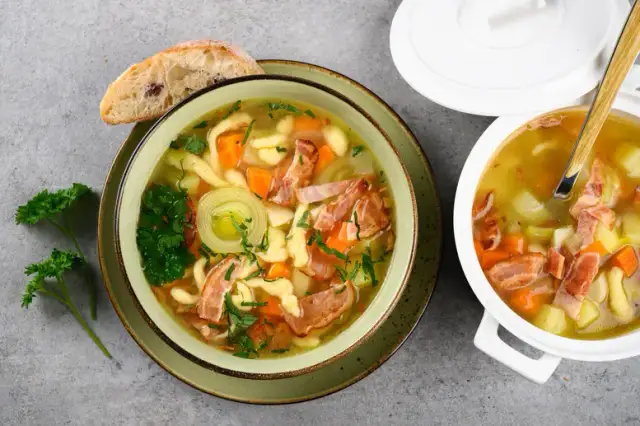 Jak zrobić zacierki do zupy, które zachwycą Twoje kubki smakowe