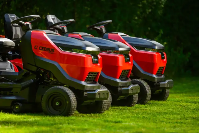 Kosiarka do traktorka: Jak wybrać idealną? Poradnik