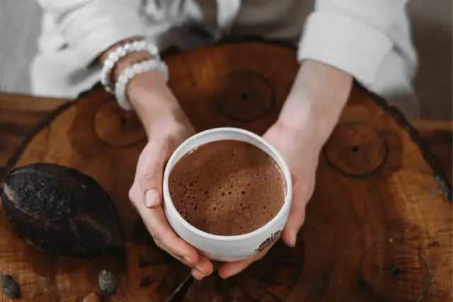 Jak pić kakao? Maksymalne korzyści dla zdrowia i nastroju!