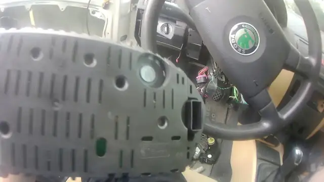 Jak otworzyć Skodę Fabię bez kluczyka – sprawdzone metody w sytuacji awaryjnej