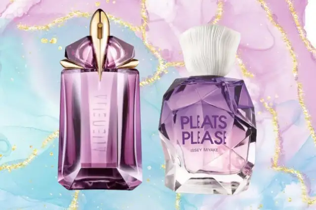 Dwie fioletowe butelki perfum na pastelowym tle z brokatem.