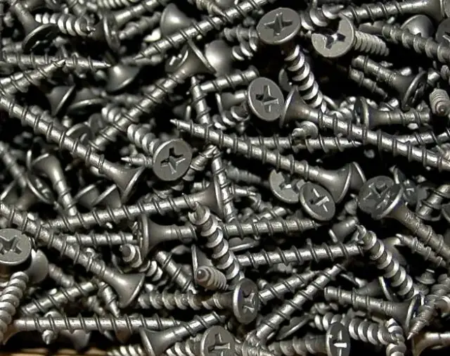 Jakie wkręty do mocowania wieszaków grzybkowych wybrać, aby uniknąć problemów?