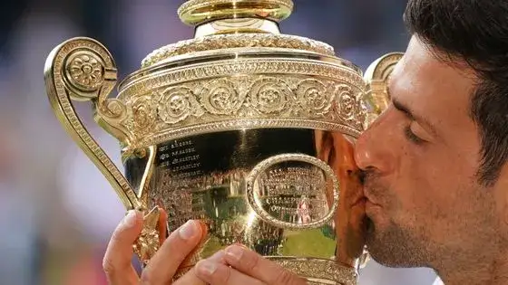 Jak wygląda puchar Wimbledonu? Odkryj jego niezwykły design i historię