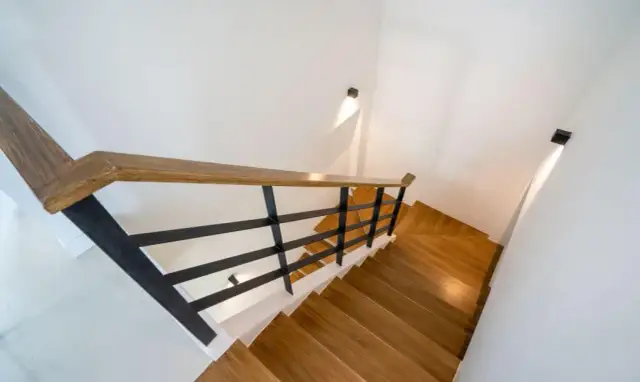 5 sprawdzonych sposobów czym tanio wyłożyć schody wewnętrzne w domu