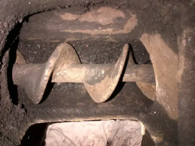 Zablokowany ślimak w piecu na ekogroszek? Cofnij go krok po kroku