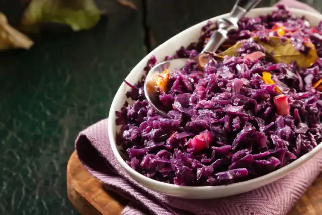 Salade de chou rouge : la recette parfaite, astuces & bienfaits