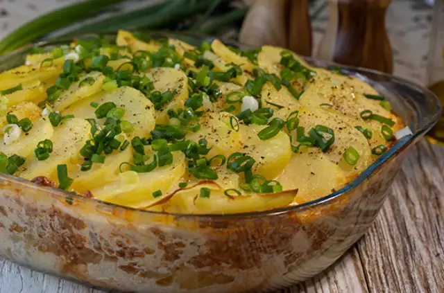 Pyszna zapiekanka ziemniaczana z mięsem mielonym Winiary, którą pokochasz