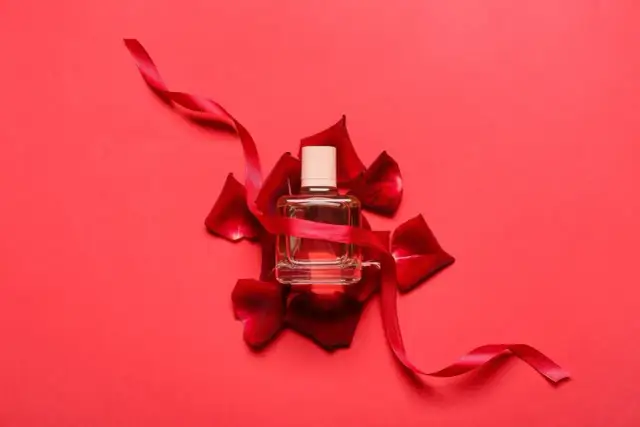 Perfumy które uwodzą mężczyzn – odkryj najbardziej kuszące zapachy