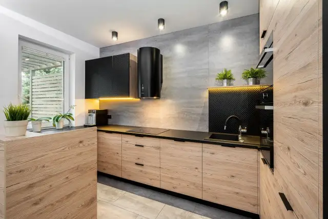 Jak urządzić kuchnię w bloku? 15+ inspiracji na mały metraż!