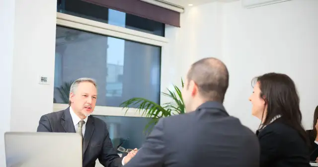 Ile kosztuje upoważnienie notarialne? Sprawdź ukryte opłaty i koszty