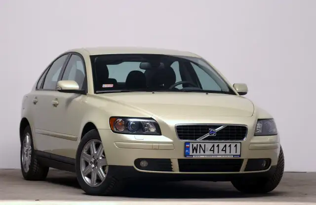Volvo S40: Jaka jest pojemność baku? Sprawdź dane!
